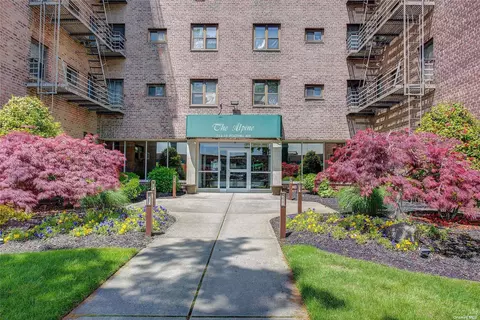 204-15 Foothill Ave #B10, New York, NY 11423