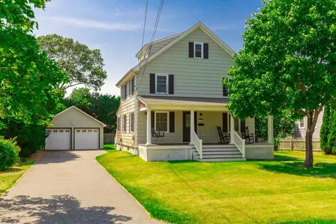 120 Church Ave, Islip, NY 11751