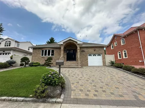 69-43 260 Pl, Glen Oaks, NY 11004
