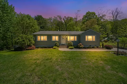 63 Meadow Ln, Katonah, NY 10536