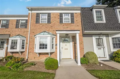 115 Harbor S #115, Amityville, NY 11701