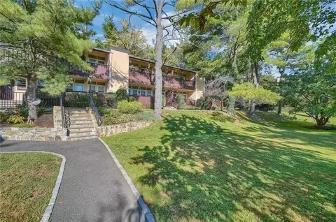 103 Wiltshire Rd #D2, Scarsdale, NY 10583