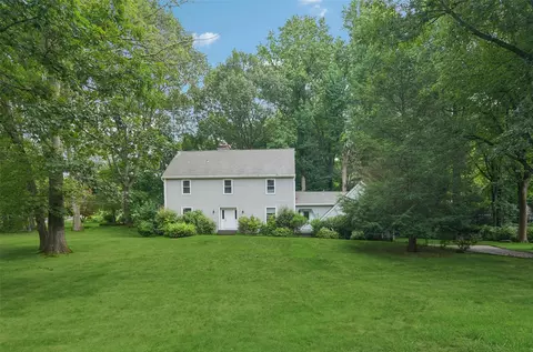 55 Deerfield Ln S, Mount Pleasant, NY 10570