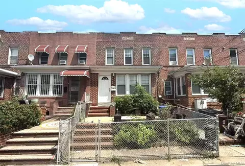 50-05 46th St, Woodside, NY 11377