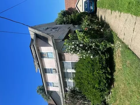 87 Roosevelt Pl, North Hempstead, NY 11501