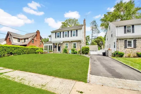 202 Devoe Ave, Yonkers, NY 10705 photo 1