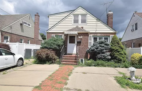 644 7th St S, Garden City, NY 11530