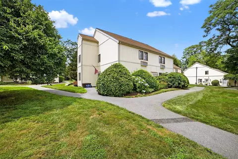 13 Cromwell Pl # A, Yorktown, NY 10547
