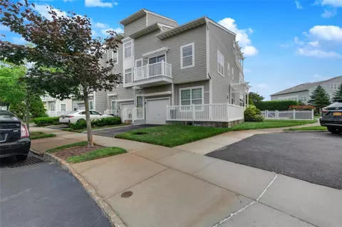 6523 Seaspray Ave, New York, NY 11692