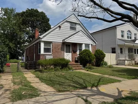 80-27 257th St, Glen Oaks, NY 11004