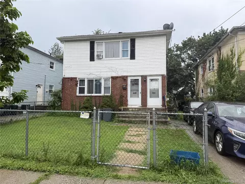 204-206 Cornell St, Hempstead, NY 11550