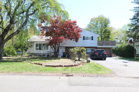 33 Briarcliff Dr, Ramapo, NY 10952