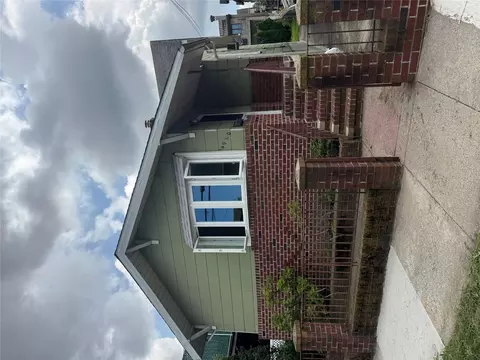14960 17th Rd, New York, NY 11357