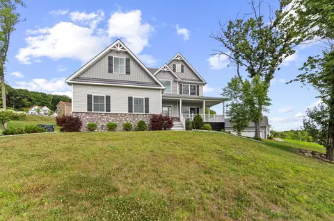 15 Debra Ln, New Windsor, NY 12553