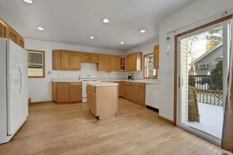 Kitchen - 74 Aster Pl #74, New York, NY 10465 photo 1 of 2