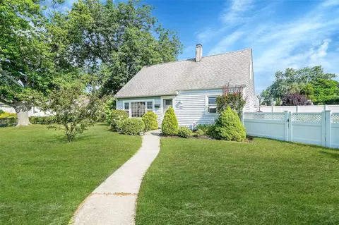 2475 Marshall Ave, North Bellmore, NY 11710