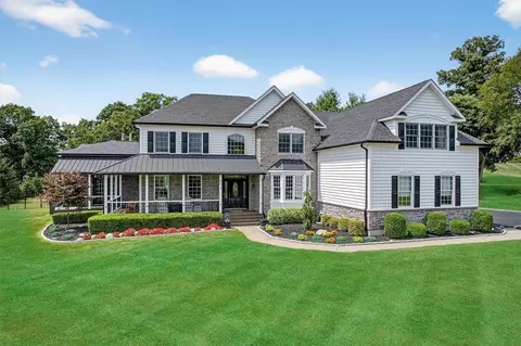 171 Sandy Pines Blvd, East Fishkill, NY 12533