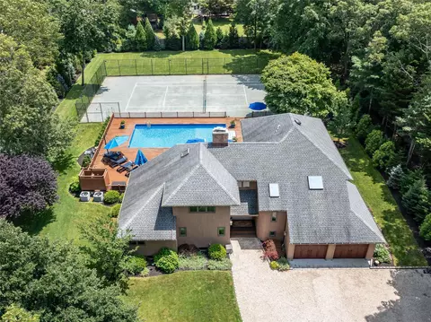 28 Quarter Ct, Westhampton, NY 11977
