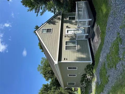 67 Honeywell Ln, Hyde Park, NY 12538