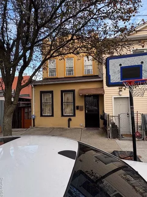 1011 Hemlock St, Brooklyn, NY 11208