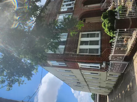 317 E 49th St, Brooklyn, NY 11203