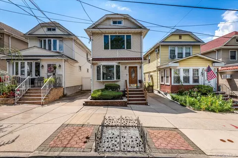 7844 86th St, New York, NY 11385