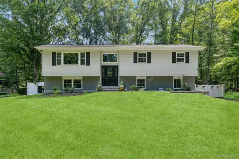 42 Alexander Rd, Monroe, NY 10950