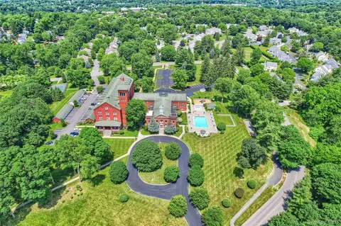 200 School House Rd #2C, Peekskill, NY 10566