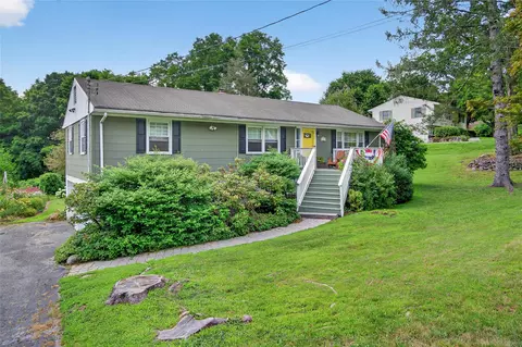 77 Anna St, Carmel, NY 10512