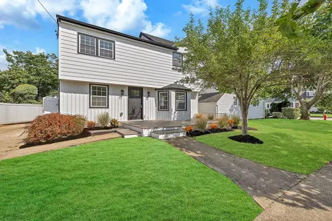225 Seaford Ave, Massapequa, NY 11758