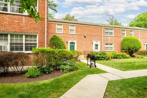 3 Fieldstone Dr #93, Greenburgh, NY 10530