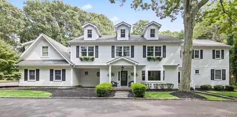 15 Intervale Rd, Setauket, NY 11733