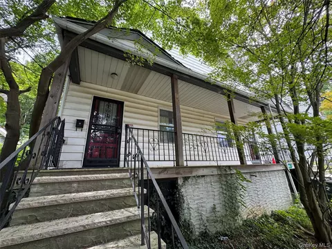 350 Warburton Ave, Greenburgh, NY 10706