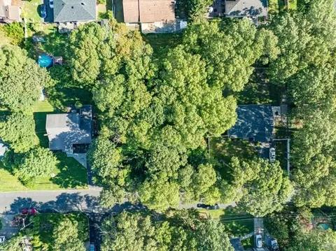 Neptune Avenue, Brookhaven, NY 11950