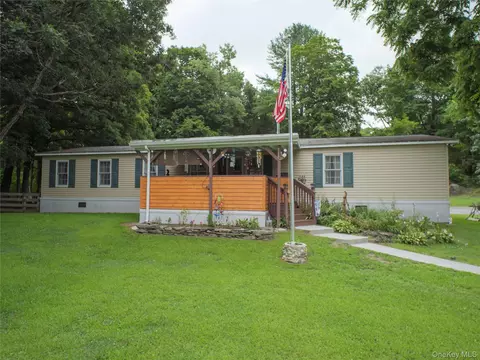 1824 Route 9g #T3, Staatsburg, NY 12580
