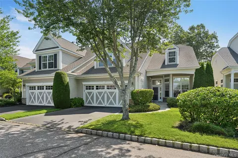 48 Encore Blvd, Eastport, NY 11941