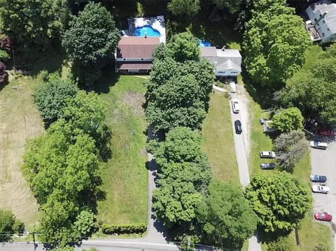 5 Red Mill Rd, Cortlandt, NY 10567