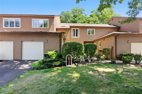 152 Ridgeview Ln, Yorktown, NY 10598
