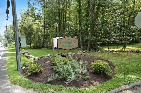 504 Drew Ln, Carmel, NY 10512