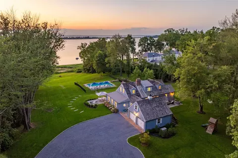 527 Centre Island Rd, Oyster Bay, NY 11771