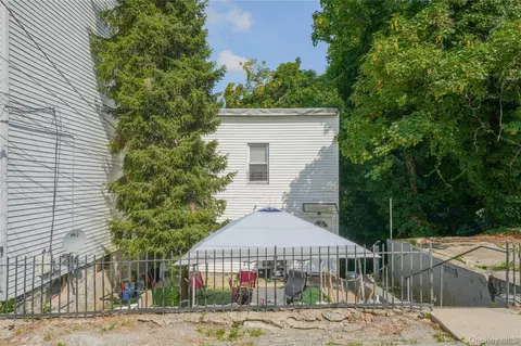 92 90 Orchard St, Yonkers, NY 10703