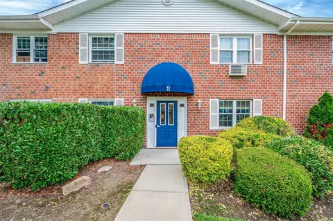 460 Old Town #8H, Port Jefferson Station, NY 11776