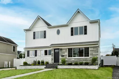 115 Rita Dr, East Meadow, NY 11554