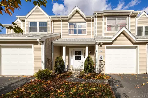 26 Deer Crossing Dr #26, Fishkill, NY 12524