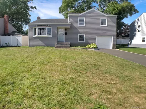 271 Lincoln Ave, Roosevelt, NY 11575