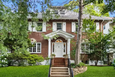 3541 164th St, Flushing, NY 11358