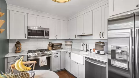 21 Fair Harbor Dr #21, Patchogue, NY 11772