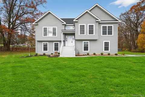186 Moores Hill Rd, New Windsor, NY 12553