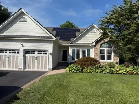 54 Southfield Rd, Baiting Hollow, NY 11933
