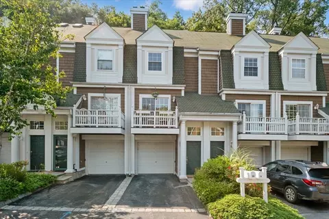 56 Deer Tree Ln #56, Briarcliff Manor, NY 10510